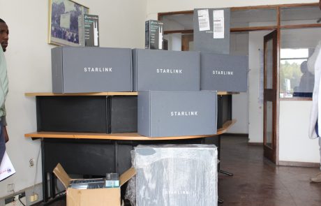 CIUEM RECEBE ANTENAS STARLINK DO INCM PARA FORTALECER CONECTIVIDADE NAS ESCOLAS DA UEM